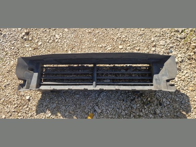 bontott PEUGEOT 3008 Alsó Hűtő Légterelő