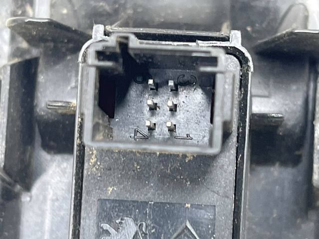 bontott PEUGEOT 3008 Bal első Ablakemelő Kapcsoló