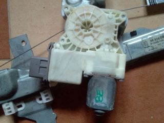 bontott PEUGEOT 3008 Bal első Ablakemelő Motor