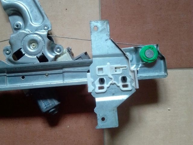 bontott PEUGEOT 3008 Bal első Ablakemelő Szerkezet (Elektromos)