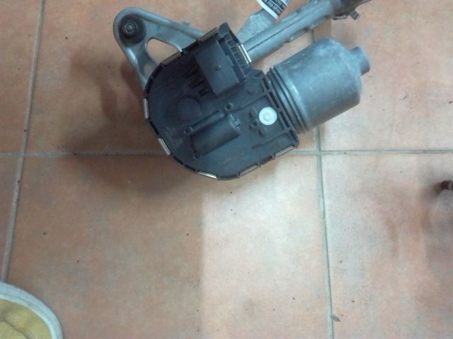 bontott PEUGEOT 3008 Bal első Ablaktörlő Motor