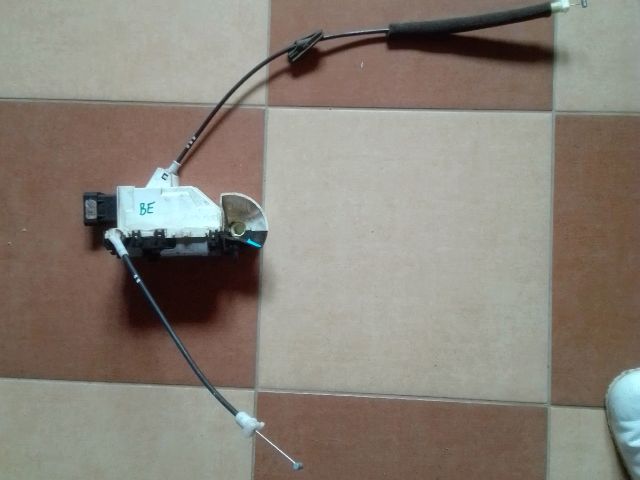 bontott PEUGEOT 3008 Bal első Ajtózár