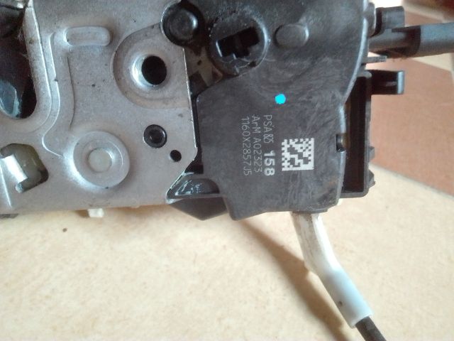 bontott PEUGEOT 3008 Bal első Ajtózár