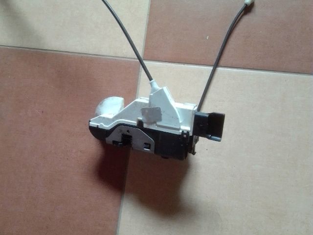 bontott PEUGEOT 3008 Bal első Ajtózár