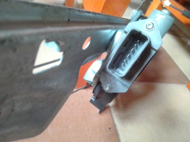 bontott PEUGEOT 3008 Bal hátsó Ablakemelő Motor