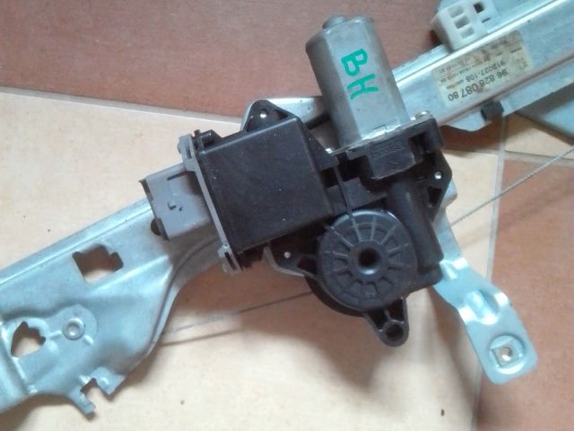 bontott PEUGEOT 3008 Bal hátsó Ablakemelő Motor