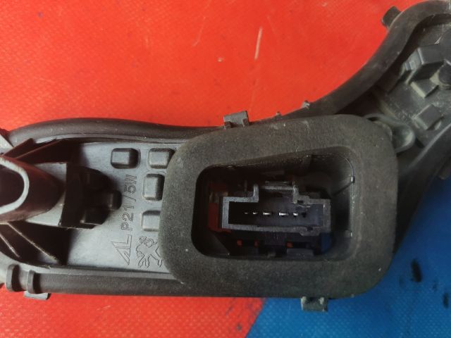 bontott PEUGEOT 3008 Bal Hátsó Lámpa Foglalat