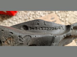 bontott PEUGEOT 3008 Bal Szélvédő Alatti Vízelvezető Műanyag