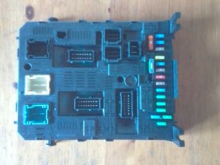 bontott PEUGEOT 3008 Biztosítéktábla Utastér