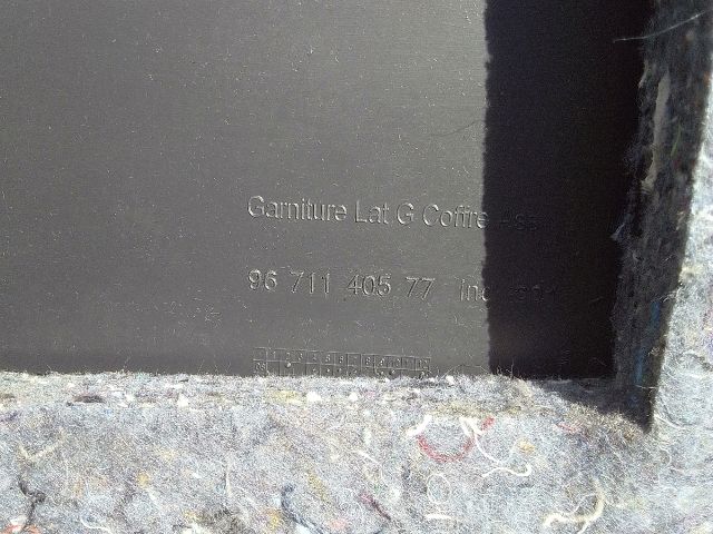 bontott PEUGEOT 3008 Csomagtér Kárpit