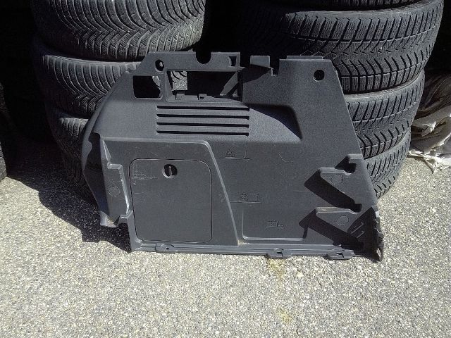 bontott PEUGEOT 3008 Csomagtér Kárpit