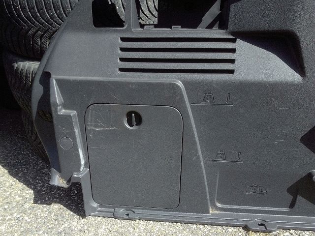 bontott PEUGEOT 3008 Csomagtér Kárpit