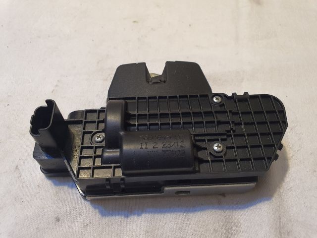 bontott PEUGEOT 3008 Csomagtérajtó Zárszerkezet