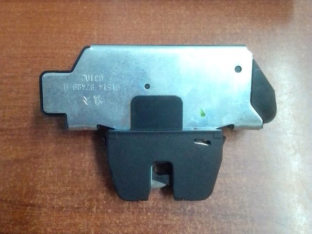 bontott PEUGEOT 3008 Csomagtérajtó Zárszerkezet