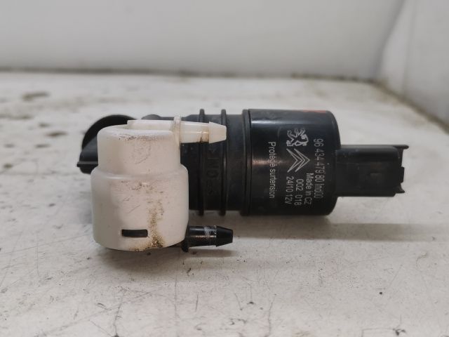 bontott PEUGEOT 3008 Első Ablakmosó Szivattyú