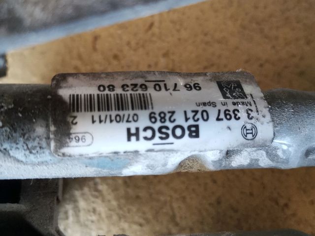 bontott PEUGEOT 3008 Első Ablaktörlő Szerkezet Motorral