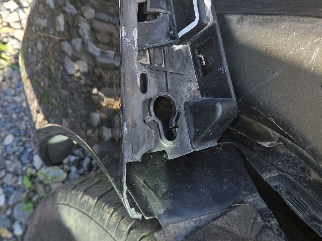 bontott PEUGEOT 3008 Első Lökhárító (Részeivel)