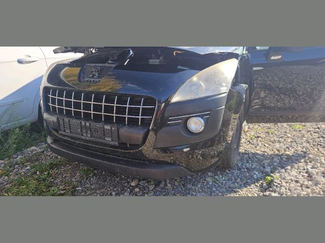 bontott PEUGEOT 3008 Első Lökhárító (Részeivel)