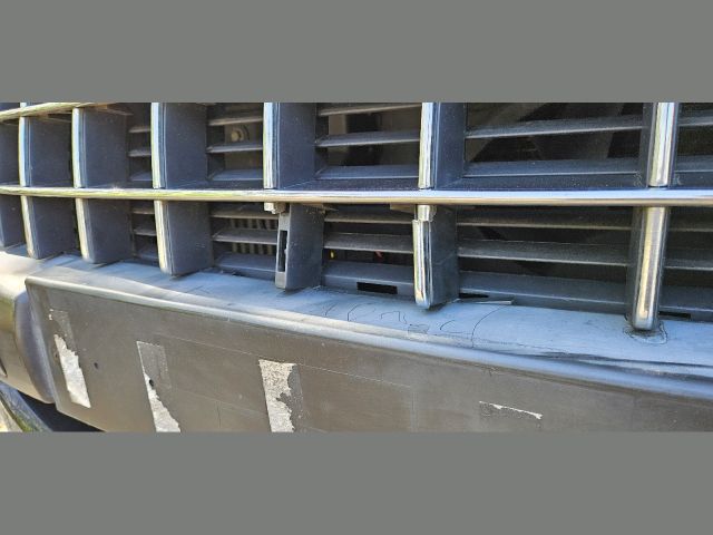 bontott PEUGEOT 3008 Első Lökhárító (Részeivel)