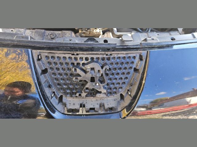 bontott PEUGEOT 3008 Első Lökhárító (Részeivel)