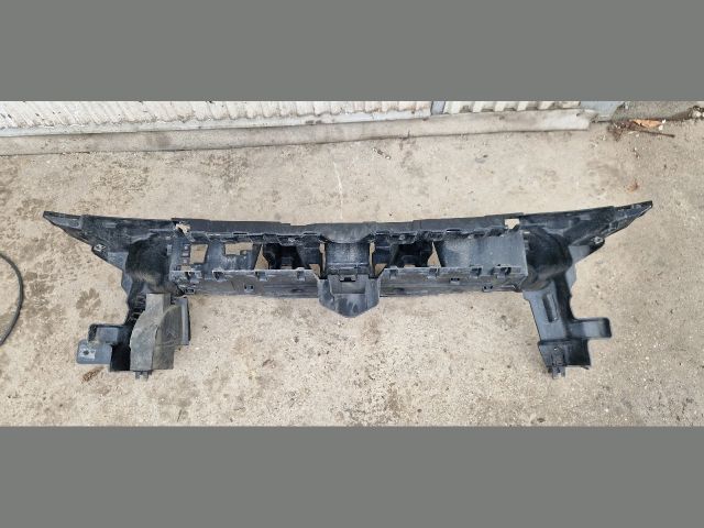 bontott PEUGEOT 3008 Első Lökhárító Tartó Felső