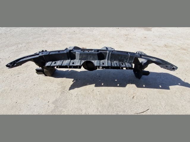 bontott PEUGEOT 3008 Első Lökhárító Tartó Felső