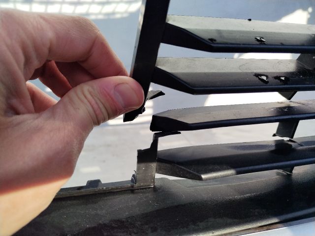 bontott PEUGEOT 3008 Első Lökhárító (Üresen)