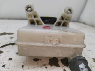 bontott PEUGEOT 3008 Fékfolyadék Tartály