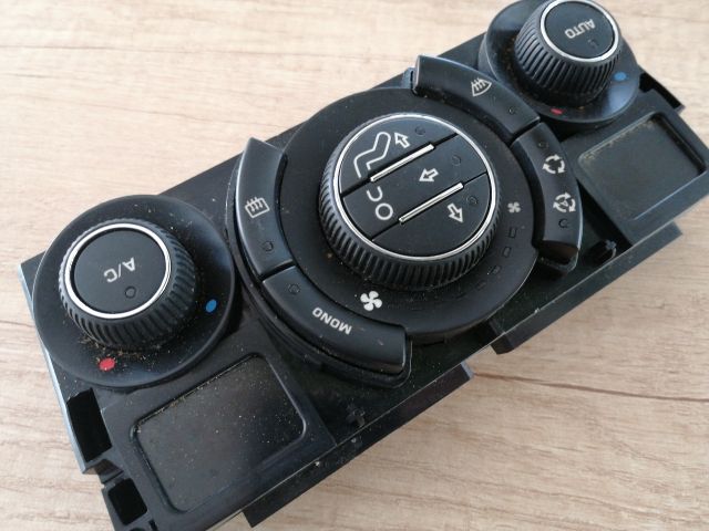 bontott PEUGEOT 3008 Fűtéskapcsoló (digit klímás)