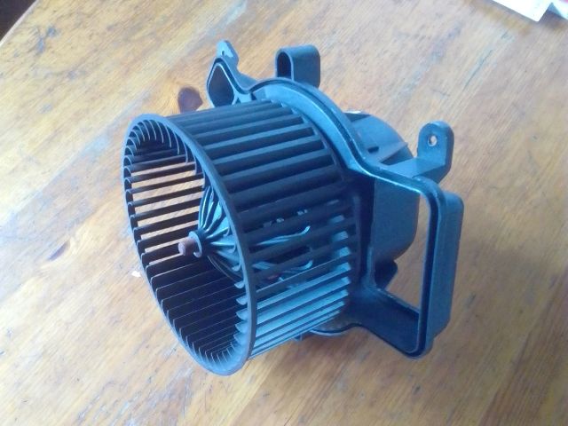 bontott PEUGEOT 3008 Fűtőmotor (Klímás)