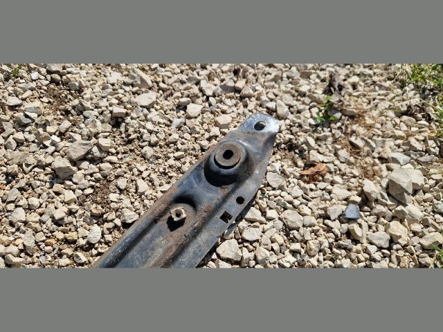 bontott PEUGEOT 3008 Homlokfal Alsó Tartó