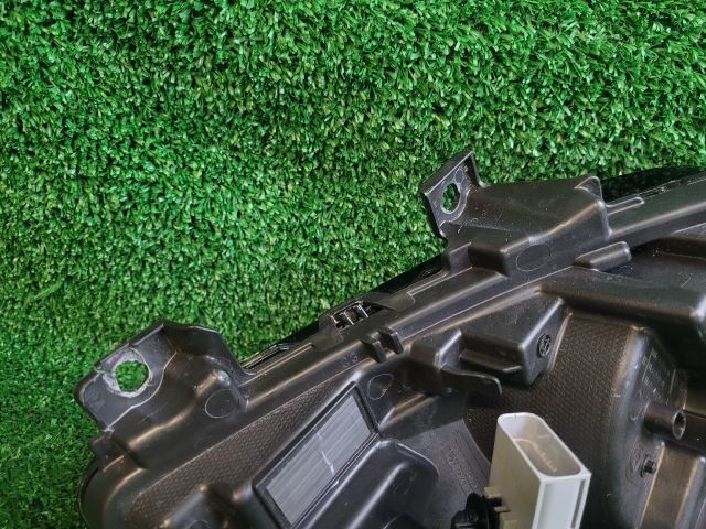 bontott PEUGEOT 3008 III Jobb Nappali Menetfény