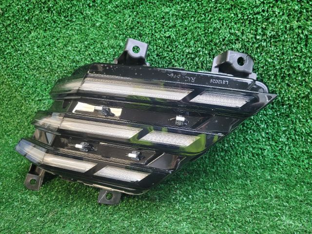 bontott PEUGEOT 3008 III Jobb Nappali Menetfény