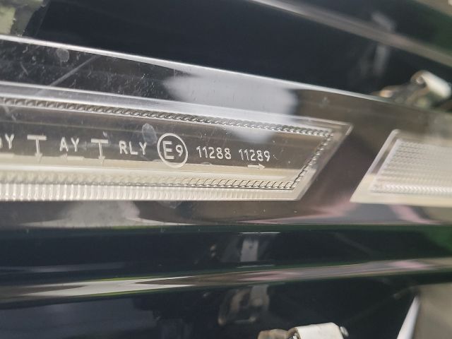 bontott PEUGEOT 3008 III Jobb Nappali Menetfény