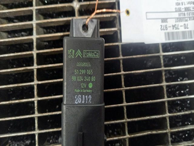 bontott PEUGEOT 3008 Izzító Relé