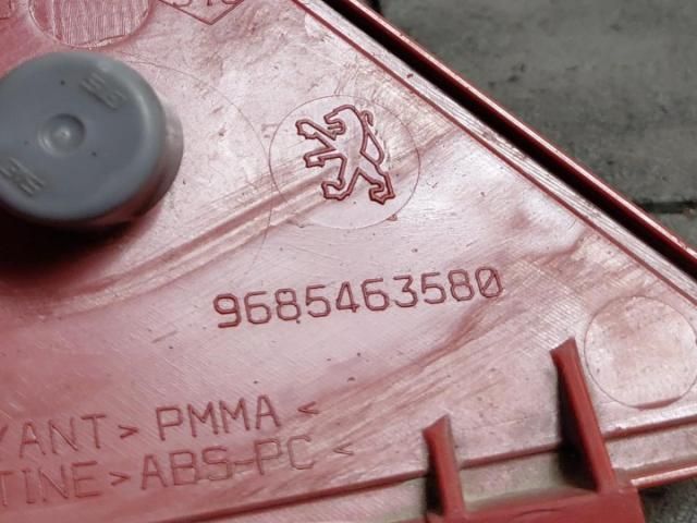 bontott PEUGEOT 3008 Jobb Alsó Hátsó Lámpa