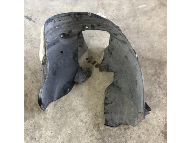 bontott PEUGEOT 3008 Jobb első Dobbetét (Kerékjárati, Műanyag)