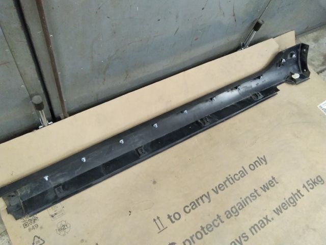 bontott PEUGEOT 3008 Jobb első Küszöb Díszléc