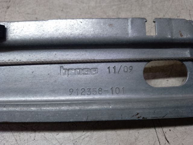 bontott PEUGEOT 3008 Jobb hátsó Ablakemelő Szerkezet (Mechanikus)