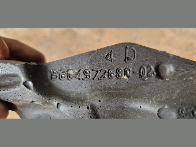 bontott PEUGEOT 3008 Jobb Szélvédő Alatti Vízelvezető Műanyag