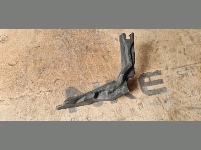 bontott PEUGEOT 3008 Jobb Szélvédő Alatti Vízelvezető Műanyag