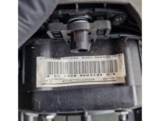 bontott PEUGEOT 3008 Kormánylégzsák