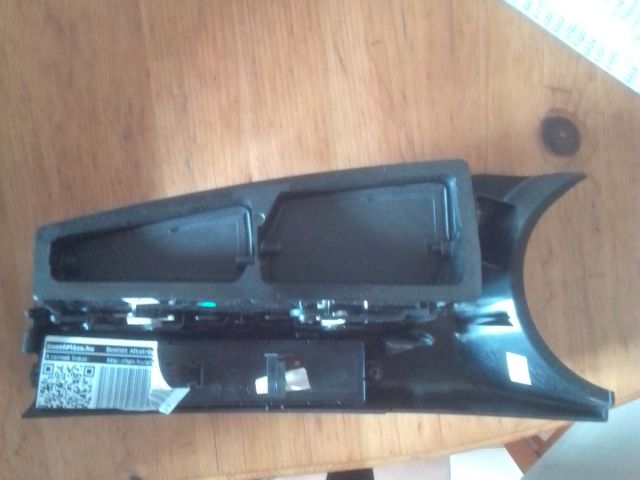 bontott PEUGEOT 3008 Középső Szellőző