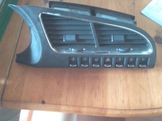 bontott PEUGEOT 3008 Középső Szellőző