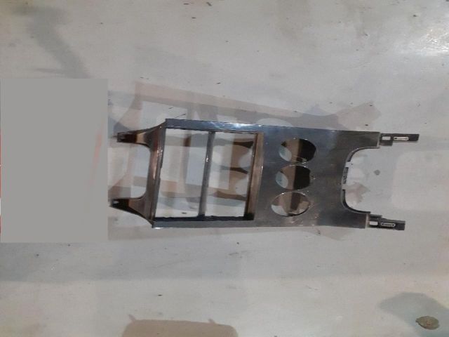 bontott PEUGEOT 3008 Középső Szellőző