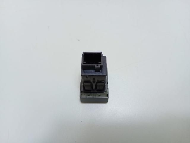 bontott PEUGEOT 3008 Központizár Kapcsoló