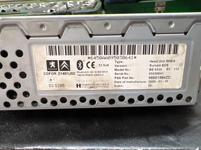 bontott PEUGEOT 3008 Navigációs Fejegység