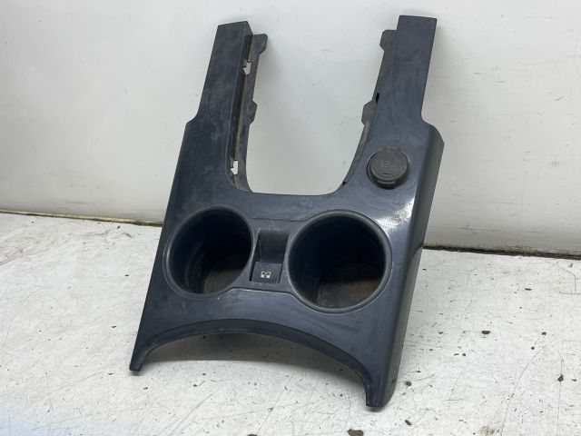 bontott PEUGEOT 3008 Pohártartó