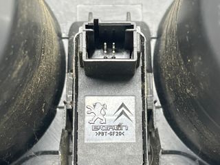 bontott PEUGEOT 3008 Pohártartó