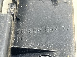 bontott PEUGEOT 3008 Pohártartó